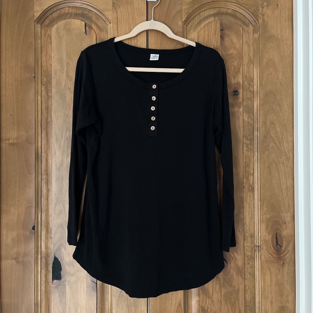 Little & Lively - Dwelling Apparel Ladies Lounge Top - Made in Canada - large